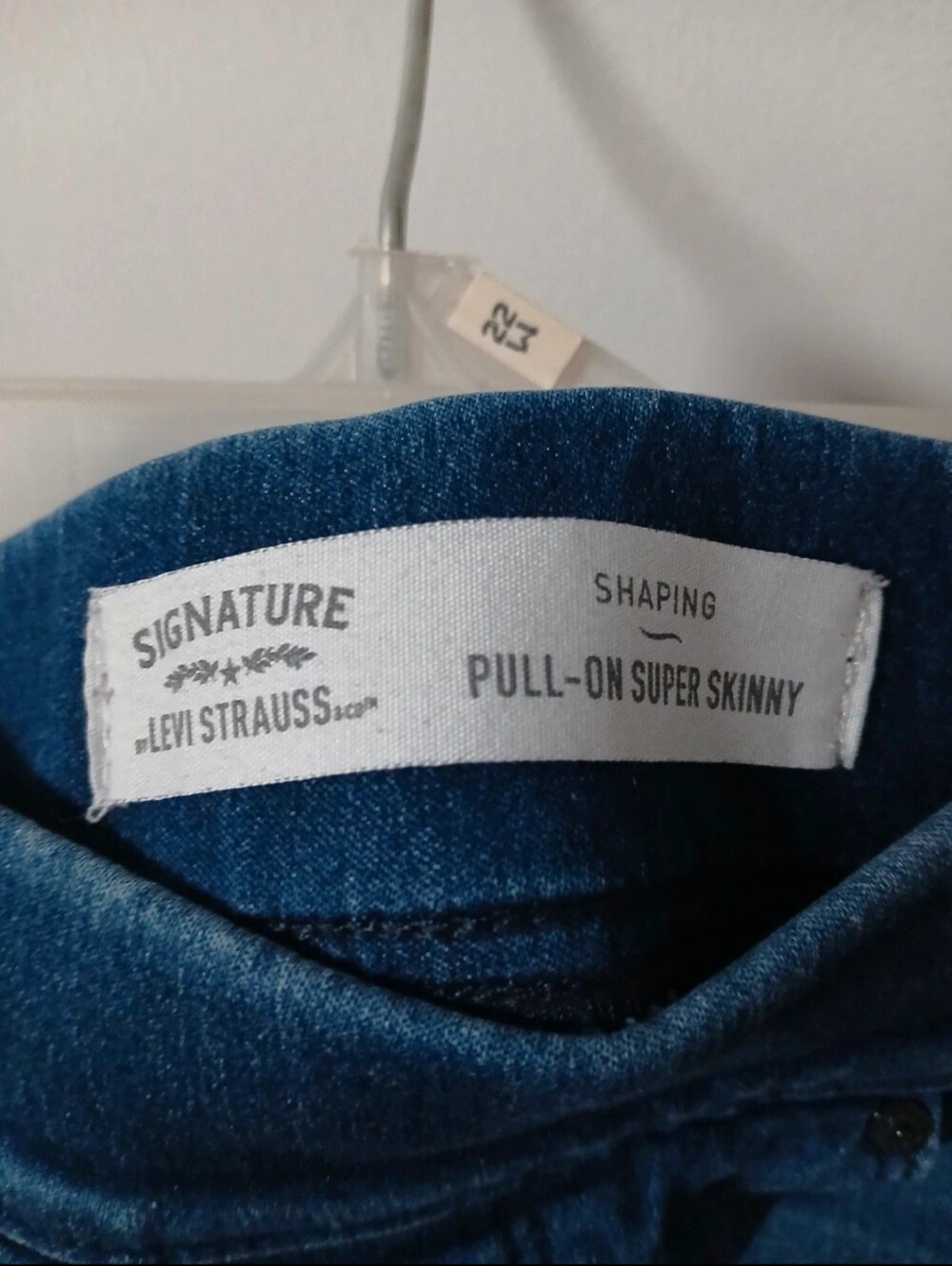 Levi Strauss Dark Blue Pull On Skinny Jeans - Picture 4 of 4